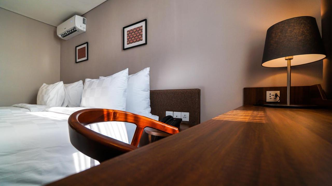 Tuscany Boutique Hotel South Tangerang Ngoại thất bức ảnh